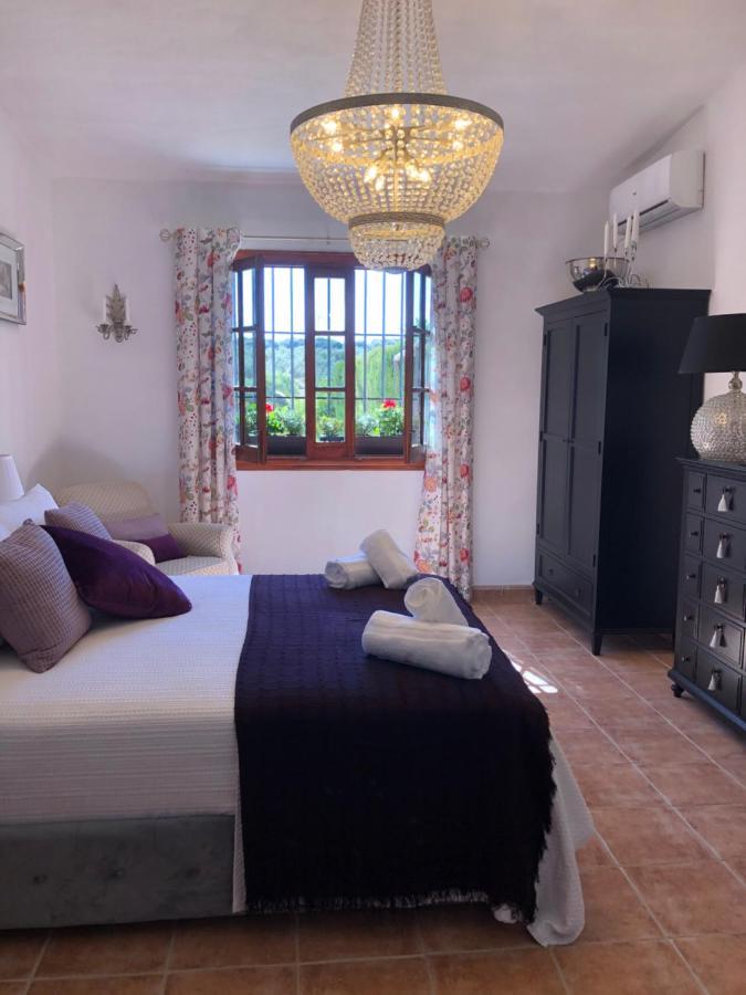 Casa La Alegria 37 Bed & Breakfast Villanueva de Tapia Ngoại thất bức ảnh